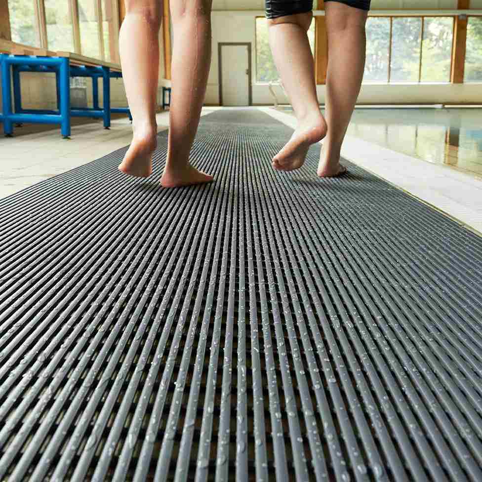 Swimming pool mats