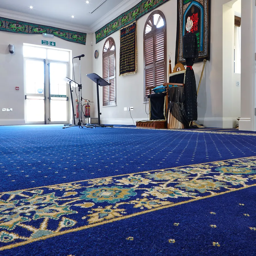 Saff prayer row alignment